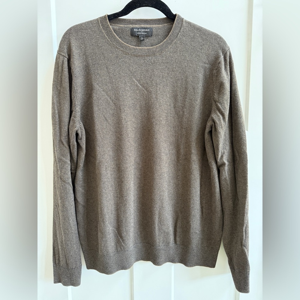 Banana Republic Premium Lux Yarn Cashmere Crewneck Light Sweater Size LARGE A4